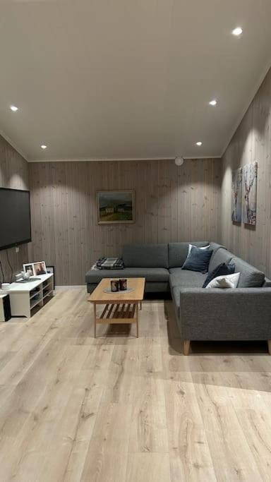 Mountainside Lodge - Breivikeidet ترومسو المظهر الخارجي الصورة